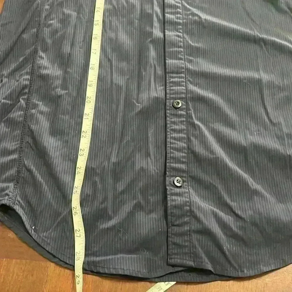 Lululemon Venture Classic-Fit Long-Sleeve Shirt - Picture 10 of 11